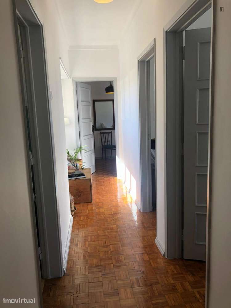 Quarto - localizado em Anjos Lisbon - Grande imagem: 1/10
