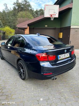 BMW Seria 3 328i Touring Luxury Line - 7