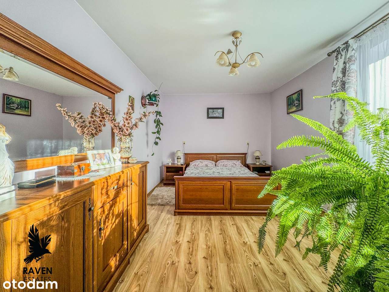 Przestronny dom z zabudową usługową-6