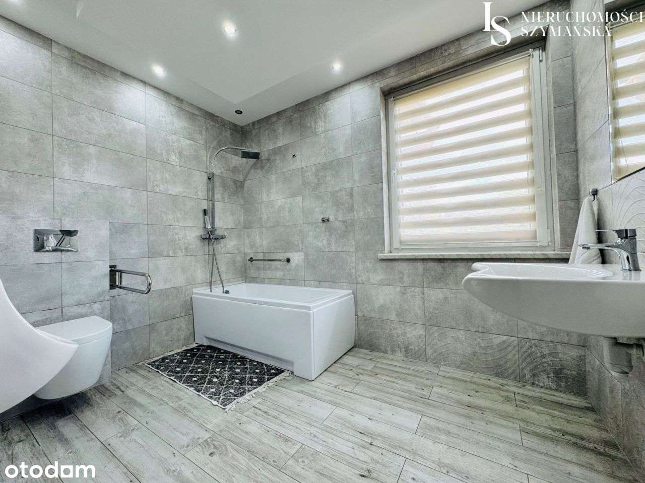 Przestronny dom parterowy z poddaszem użytkowym –-11