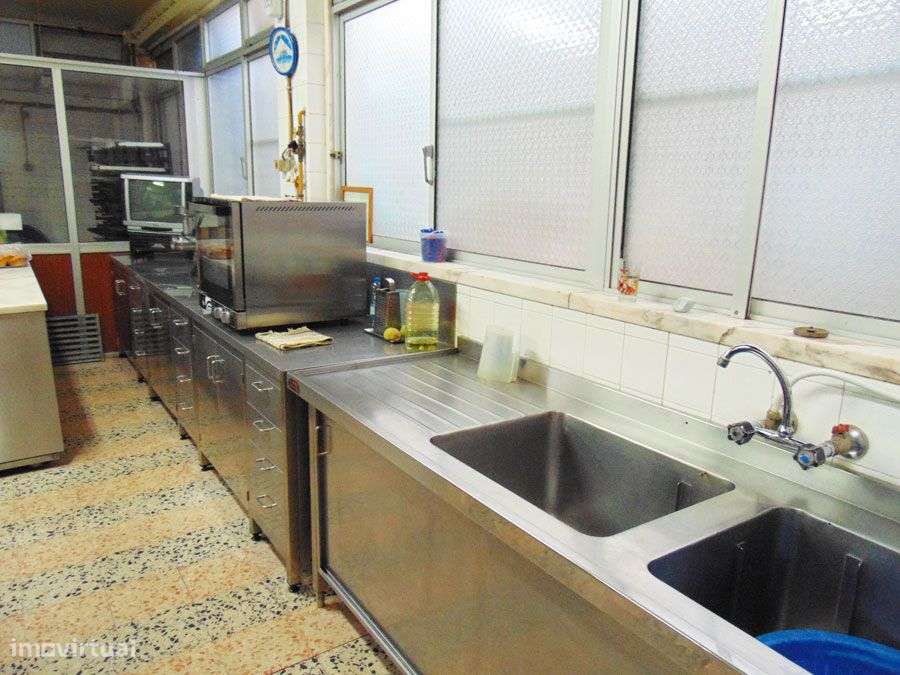 Prédio estação CP Mem Martins-12