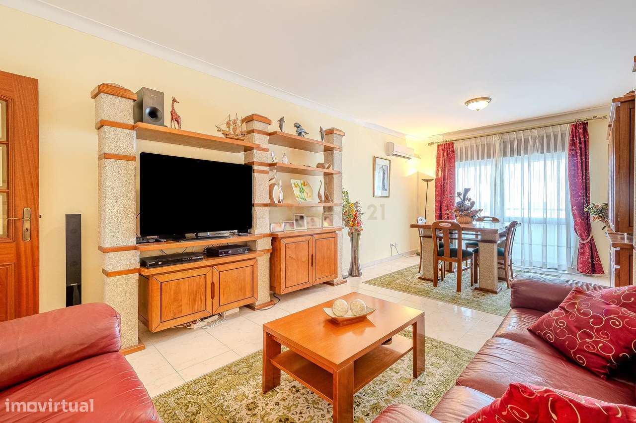 Apartamento T2 | Bom Estado | Lugar de Garagem | Varandas | Vista Rio - Grande imagem: 4/34