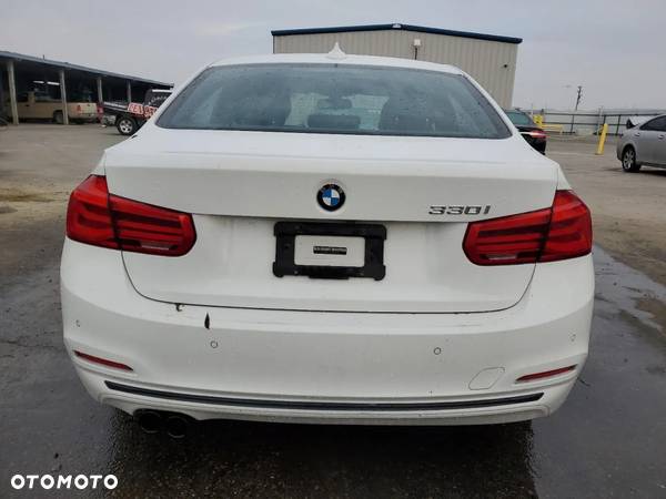 BMW Seria 3 330i - 4