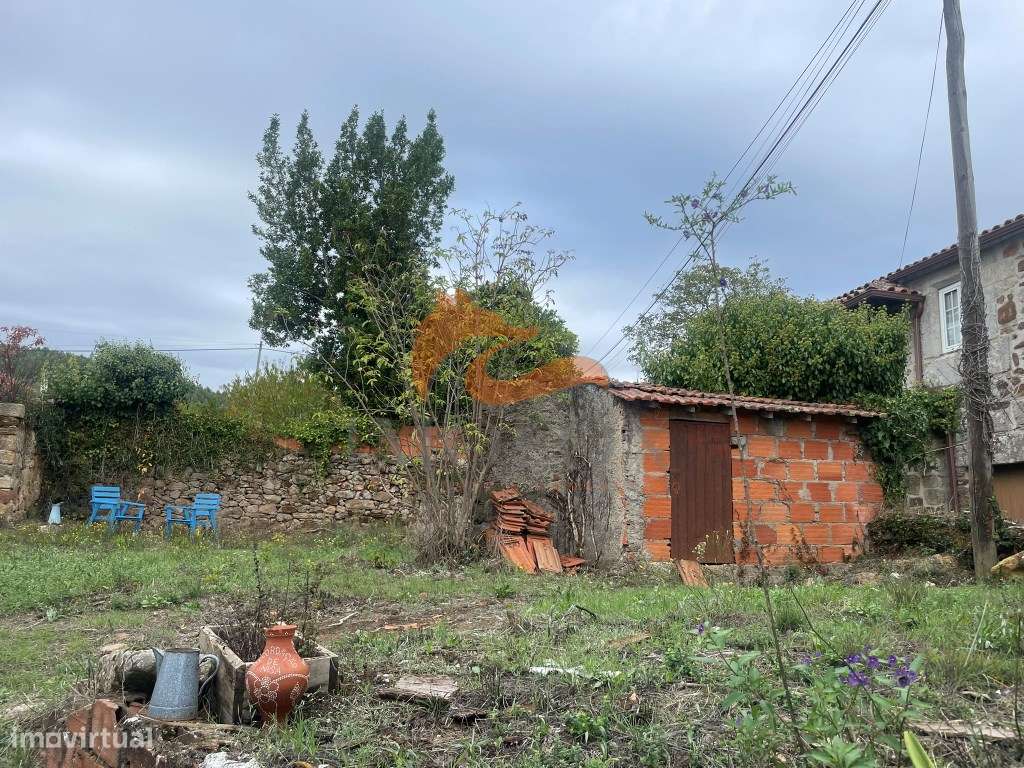 Moradia com 4 quartos e jardim em Lourosa, Oliveira do Hospital-4