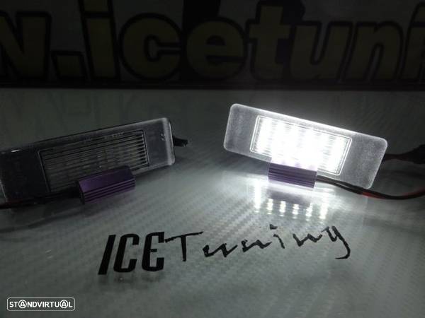 Suporte De Lâmpada De Matricula Com Led Branco Peugeot 106, 1007, 207, 308, 308 CC, 2008, 3008, 406, 407, 508, 607, 806, 4008, 5008, RCZ, Expert, Citroen Berlingo, C2, C3, C3 Pluriel, C4, C5, C6, C8, Jumpy, DS3, Nissan Pathfinder, Note, NV200, Primera, Qashqai, Juke, Pulsar, Navara, Mercedes Sprinter, Vito, Viano, - 24