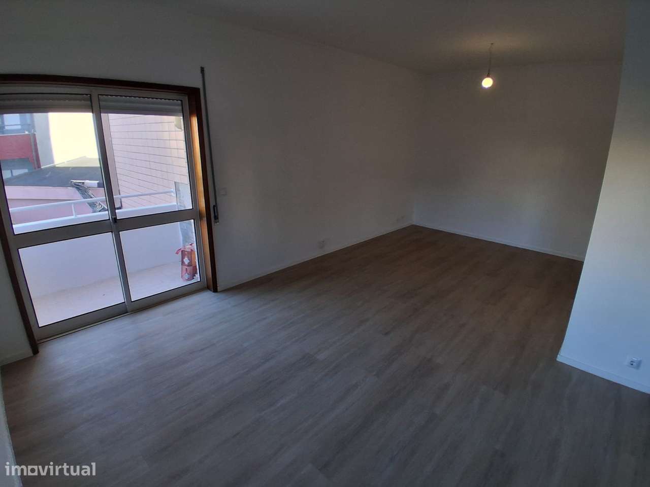 Apartamento T2 todo remodelado-9