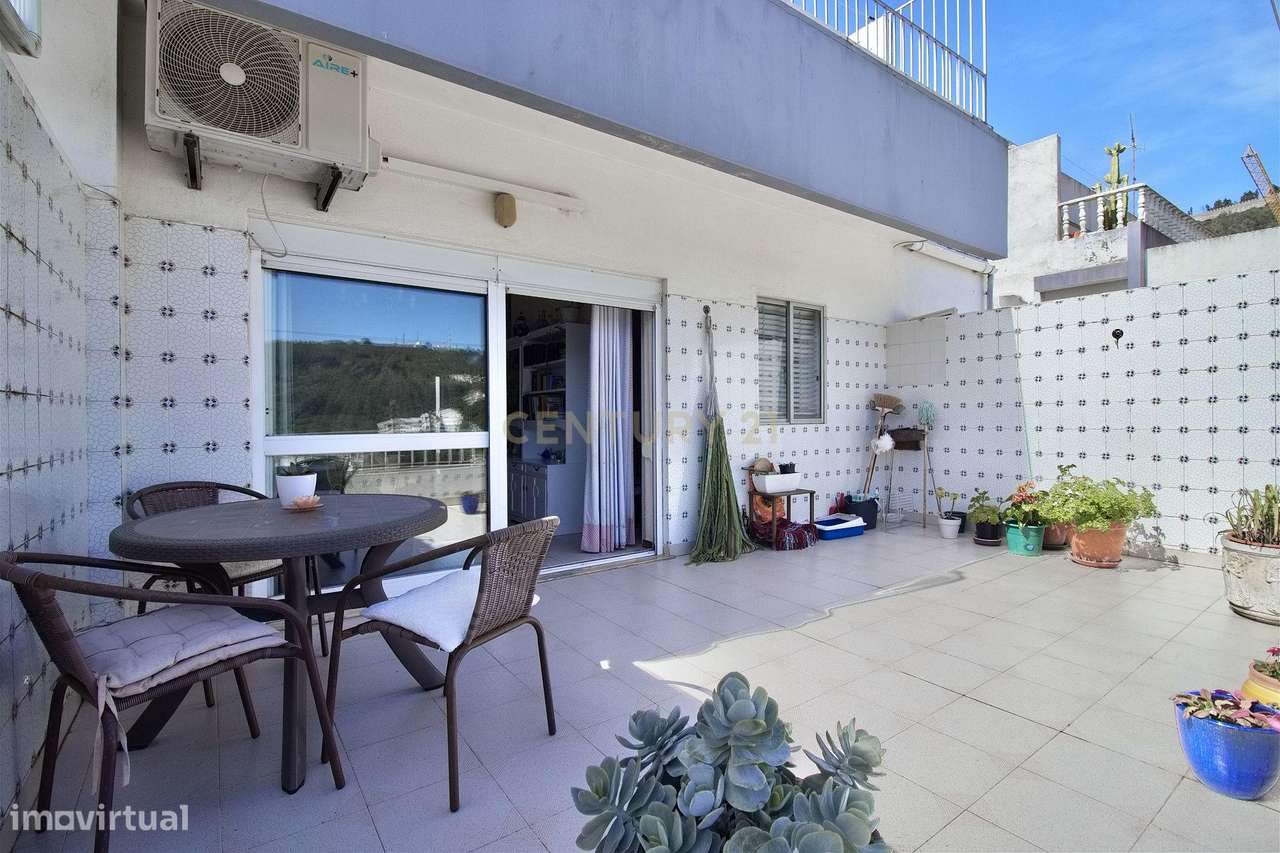 Apartamento T1+2 na Histórica Aldeia do Castelo de Sesimbra - Grande imagem: 4/16