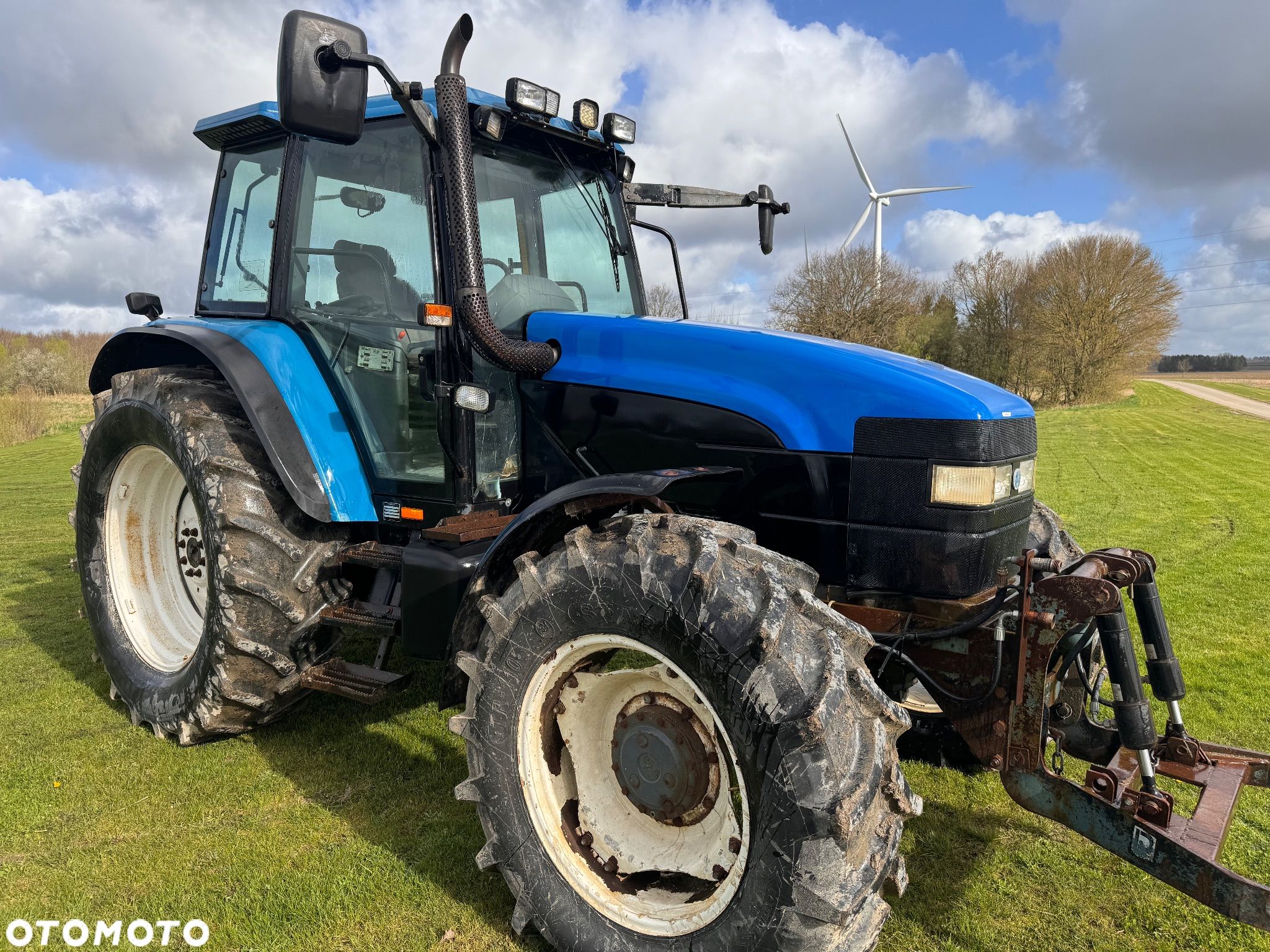 New Holland 8260 - 1