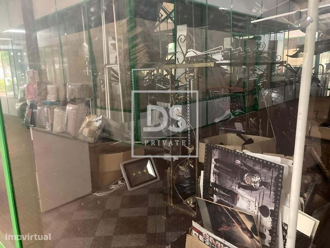 Espaço Comercial à Venda no Marco Shopping – Localização Estratégica-3