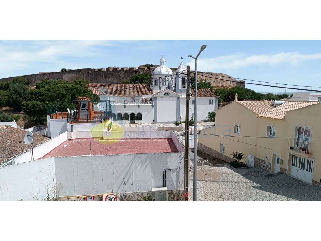 Casa térrea com vista para o Castelo - Grande imagem: 4/15