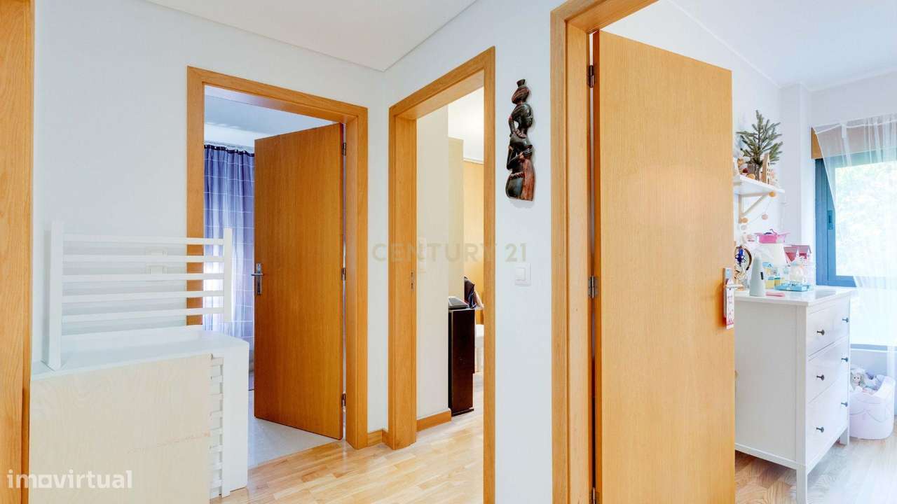 T4 com elegância e centralidade: O Seu Próximo Lar em Vila Nova de Gai-8