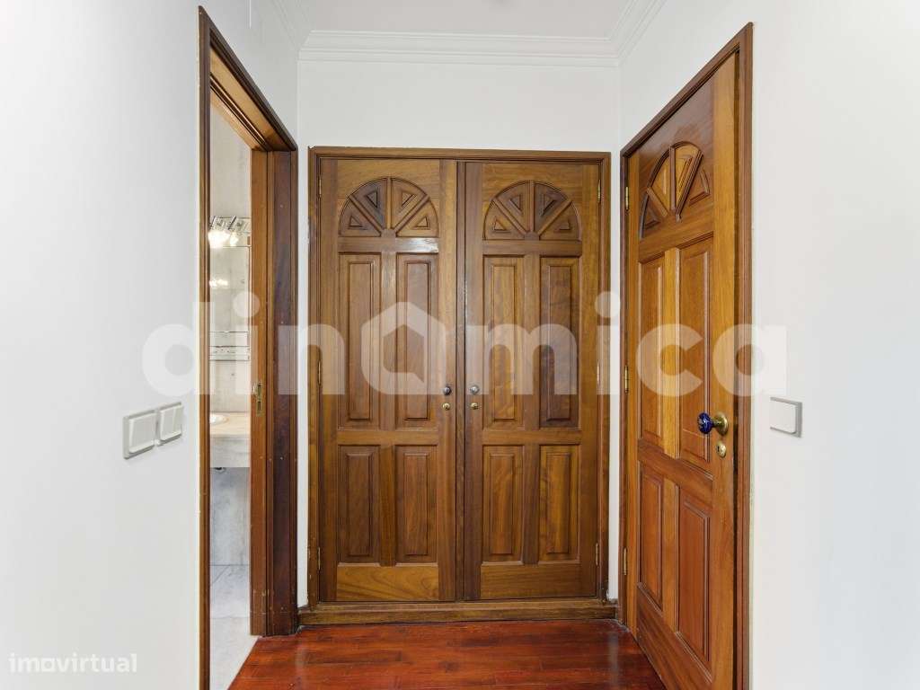 Apartamento T3+1 com 4 Frentes na Póvoa de Varzim - A 350m da Praia-26