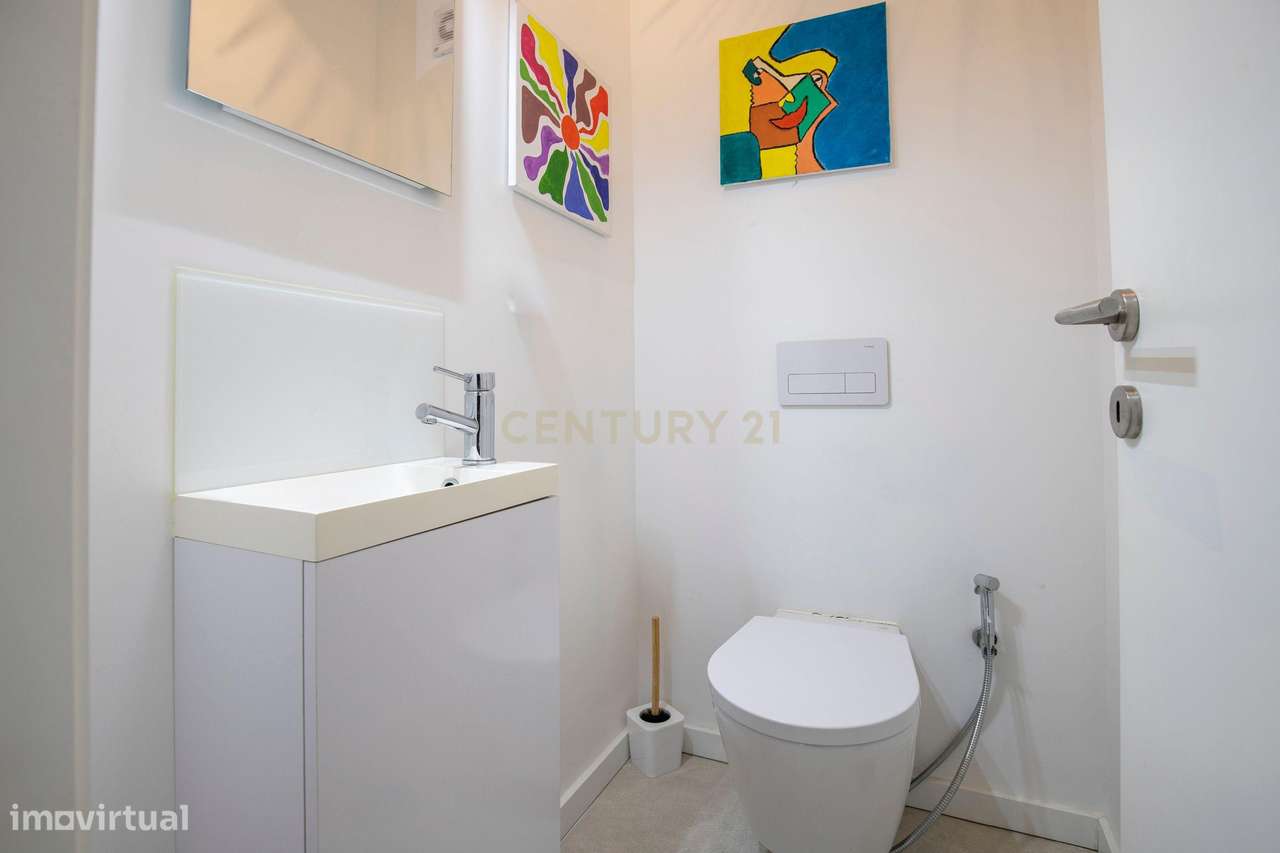 Moradia Contemporânea T3 com Terraço no Coração do Bairro do Troino –-9