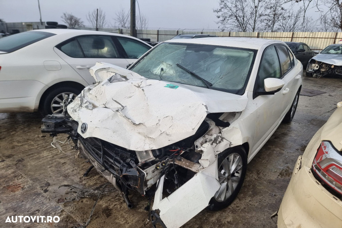 carenaj stanga dreapta macara geam planetara Skoda octavia 3 motor 1.6tdi DGTE  Dezmembrez - 3