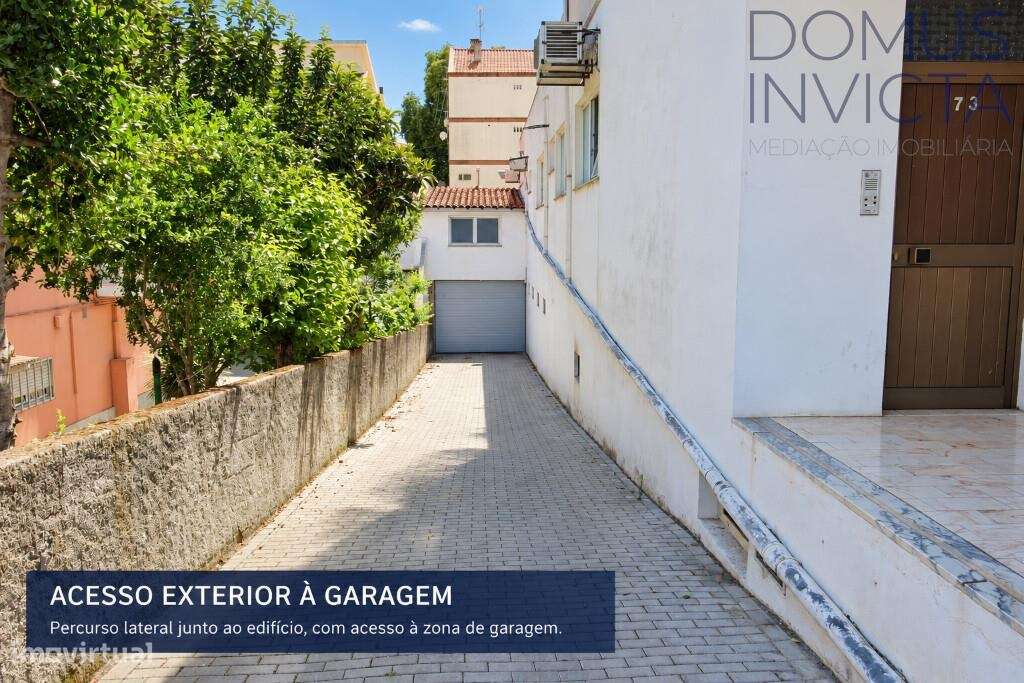 T3 com varanda, garagem e vista para o Castelo | Av. Cidade de Zamora-9