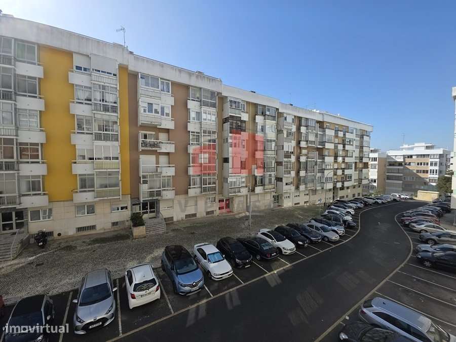 Apartamento T2 com arrecadação em Oeiras-13
