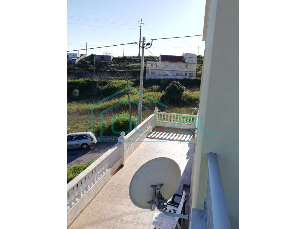 Moradia Independente com terreno, muito bem localizada com vista pa...-26