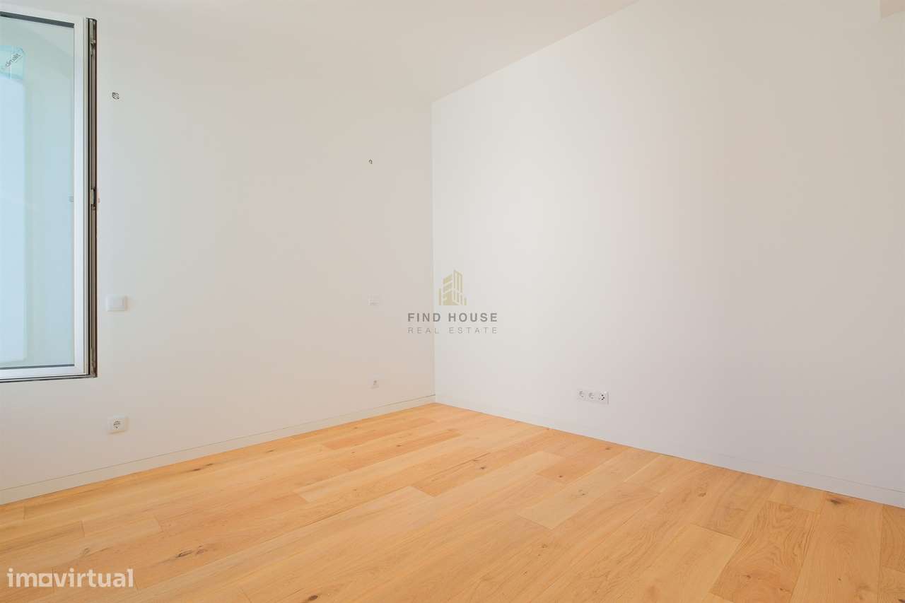 Moradia Isolada T4 com jardim e Garagem Box em Tires, São Domingos de-30