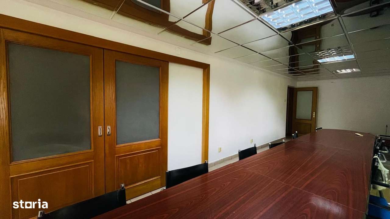 Vilă spațioasă de închiriat, ideală pentru birouri | Bucureștii Noi - Imagine principală: 2/10