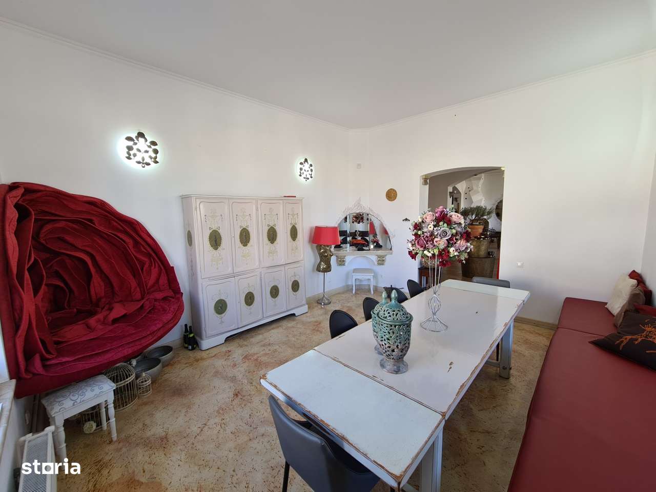 Vila cu piscina - teren generos și potențial multifuncțional-9