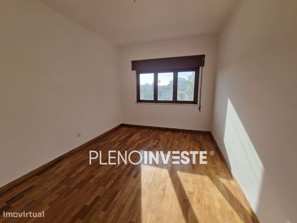 Moradia V3 com Garagem em Vale Milhaços-26