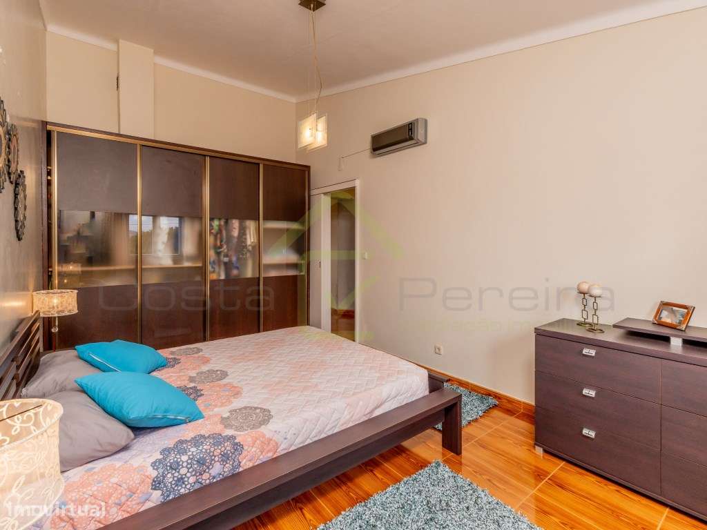 Moradia T4 a minutos dos acessos da A8 e perto das praias de região-34