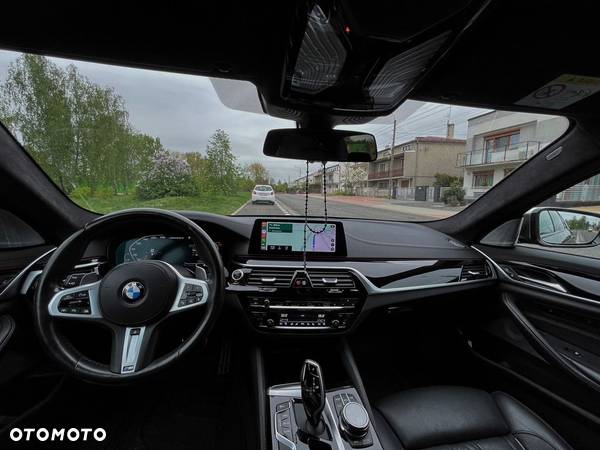 BMW Seria 5 M550d xDrive - 6