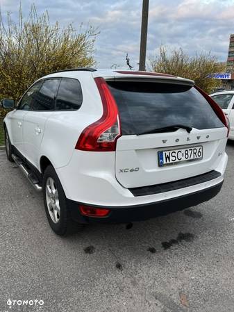 Volvo XC 60 D4 Geartronic Momentum - 9