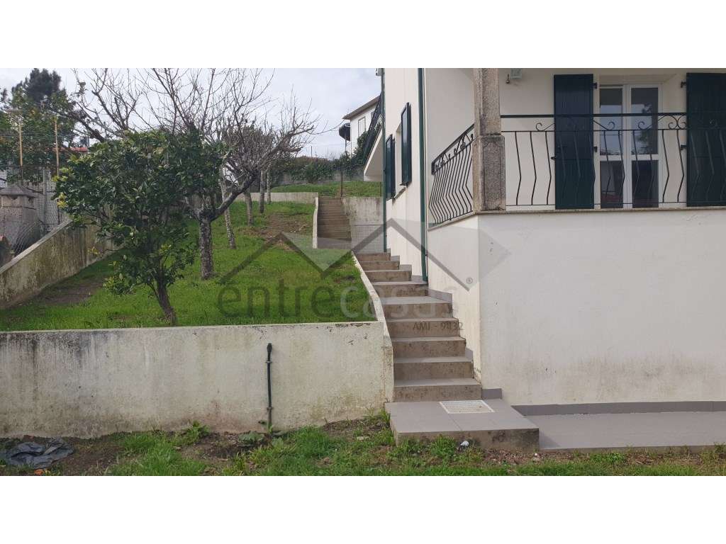 Prédio/Moradia T5 independente-6