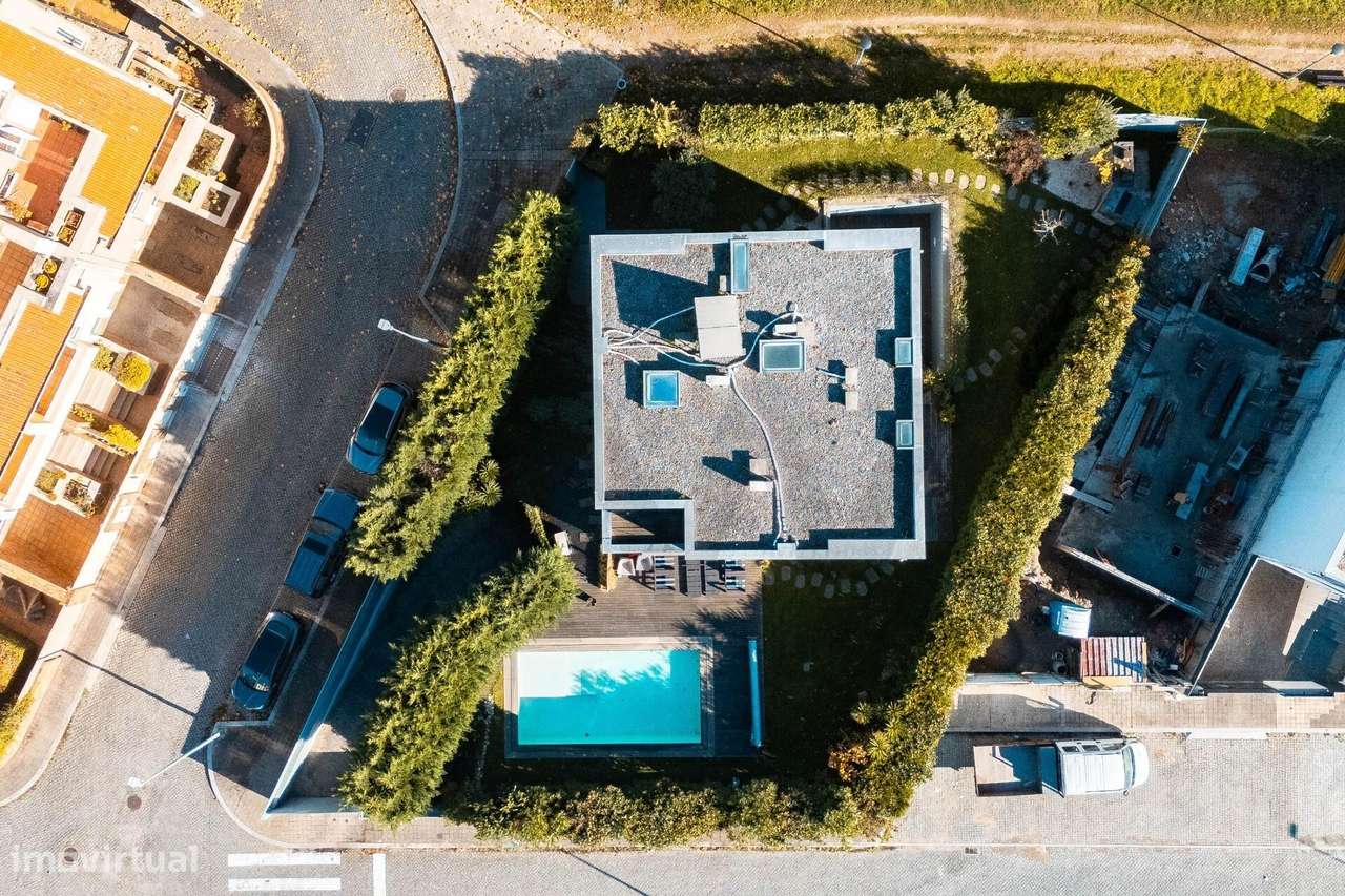 Fantástica moradia T3, com  jardim, piscina, situada em zona tranquila-58