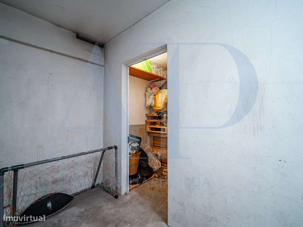 Apartamento T3 com varanda, e localização privilegiada em Vila do C...-18