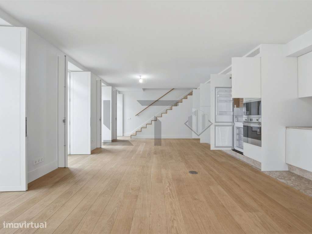 Apartamento T2 com Garagem para Venda junto à Av. da Liberdade, Lisboa-11