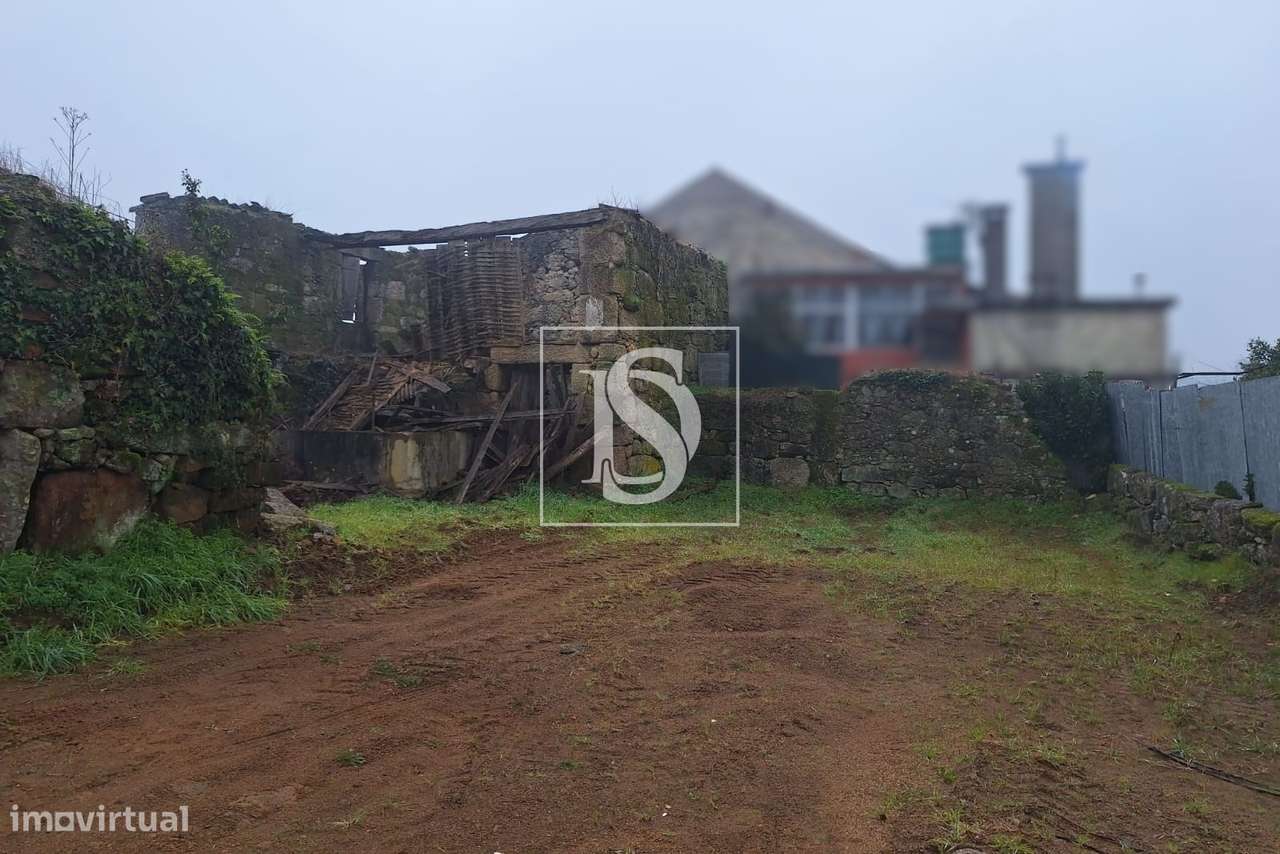 Terreno urbano no centro de Vilar de Besteiros, Tondela - Grande imagem: 3/9