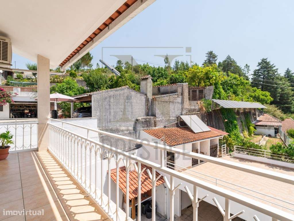 Moradia T3 + 1 em Eiras-25