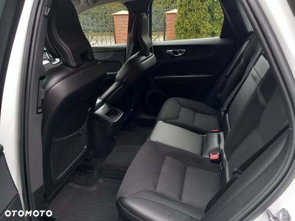 Volvo XC 60 T5 AWD Geartronic Momentum Pro - 21