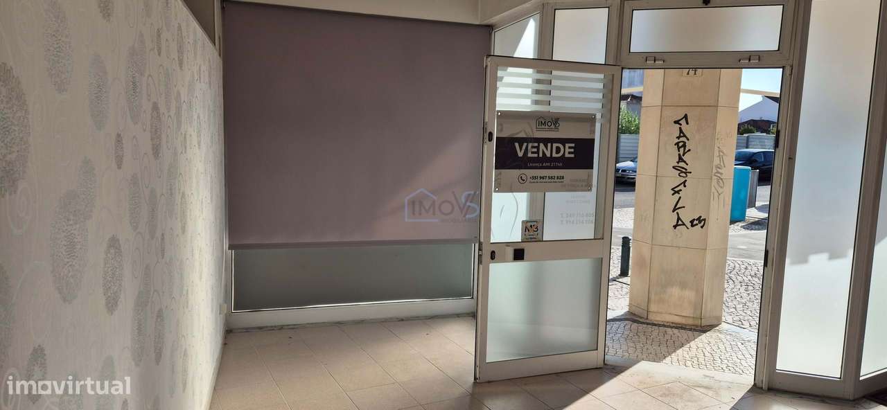 Loja/Escritório na Rua Rui Luís Gomes n.º 72-84 - Entroncamento - Grande imagem: 4/20