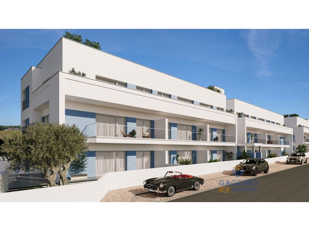 Apartamentos T3 em construção, praia de São Martinho do P...