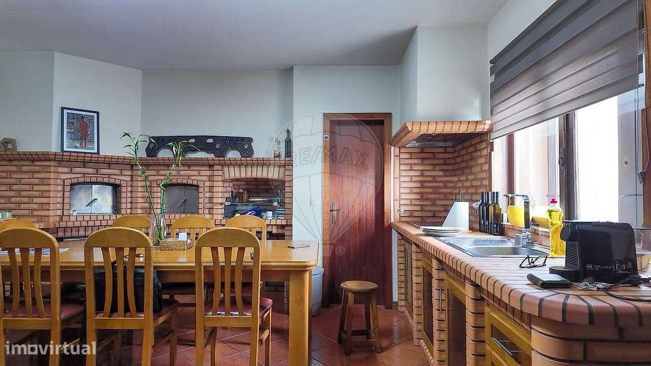 Moradia T4 para venda-5