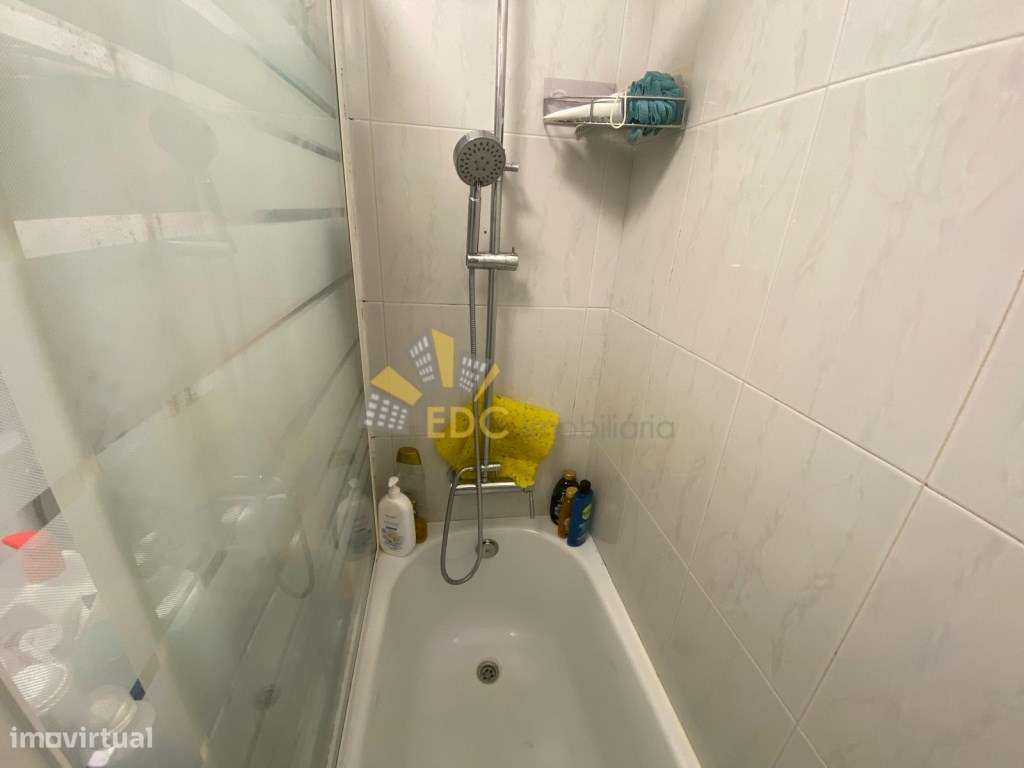 Apartamento T2 no Cacém, com possibilidade ser transformado em dúpl...-23