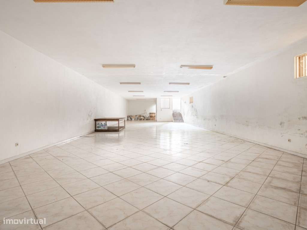 Arrumos com 196 m2 em Vermil-5