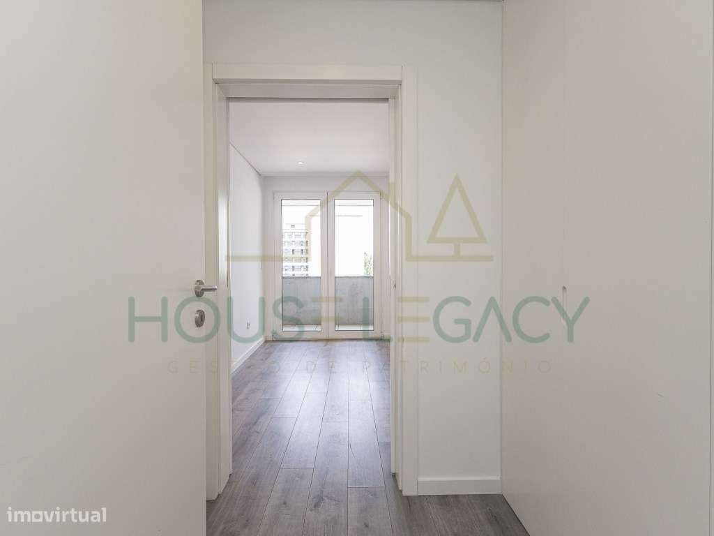 Apartamento T2 em frente ao Hospital São João-15