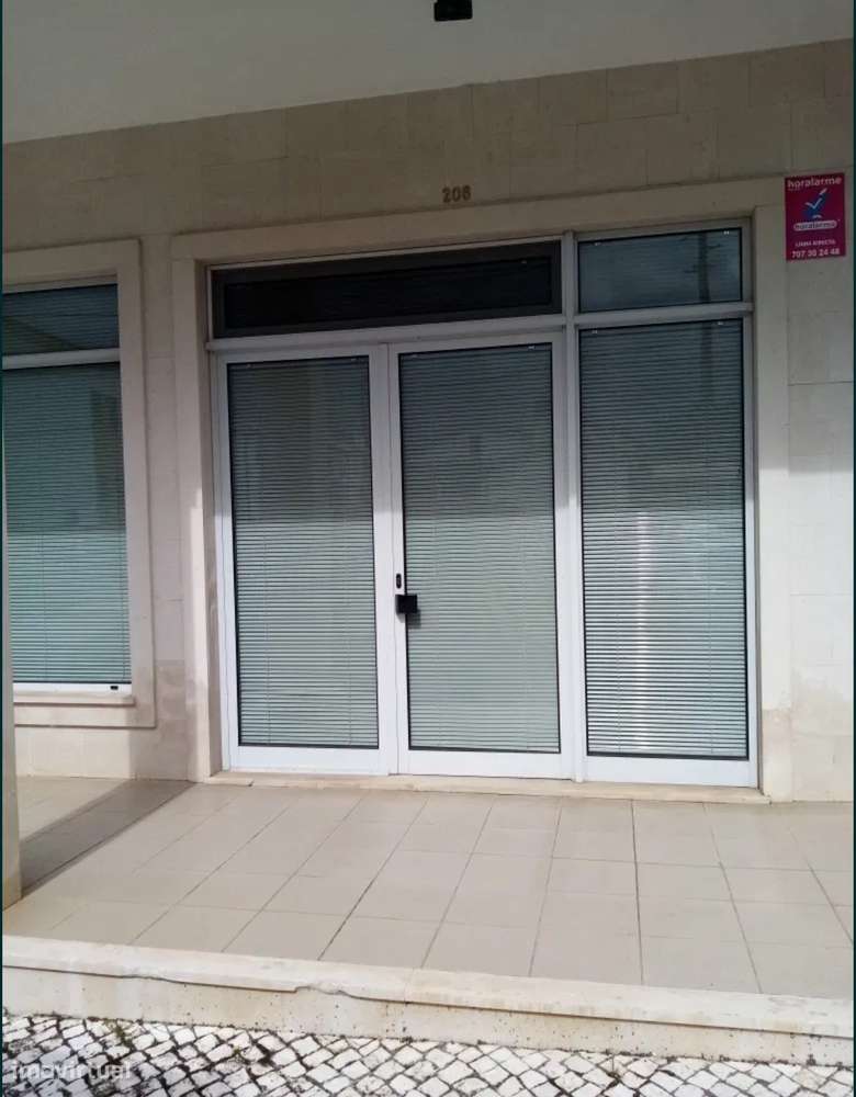 Escritório com 120m2 80.000 €-5