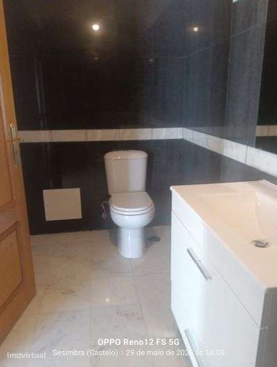 Moradia T4, localizada na zona da Cotovia, em Sesimbra-13