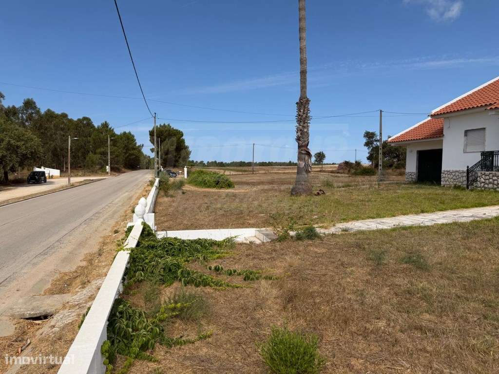 Moradia T4 com amplo terreno a poucos minutos da praia de Santo André-34
