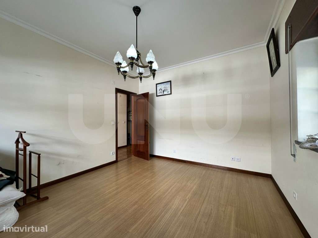 Venda Conjunta: Apartamento T2 com Garagem + Lote de Terreno (3050m...-12