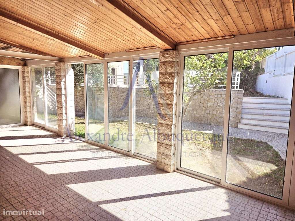Moradia Isolada com Piscina T3+2-40