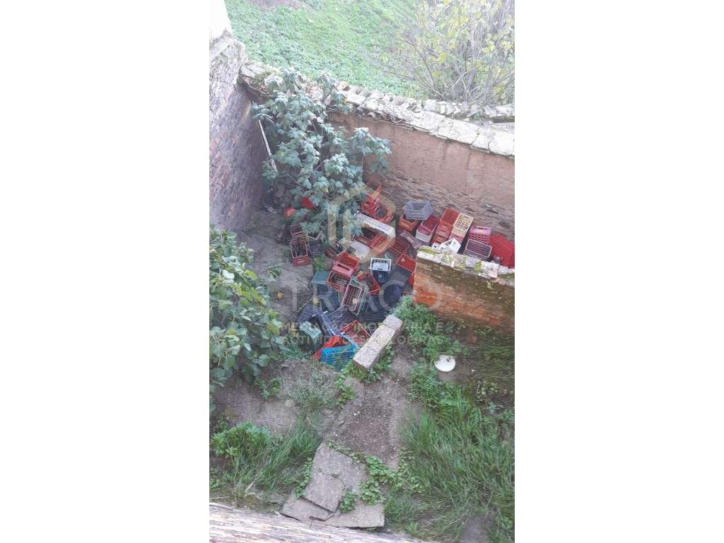 Casa com 2 Frentes para Recuperar - Grande imagem: 5/22