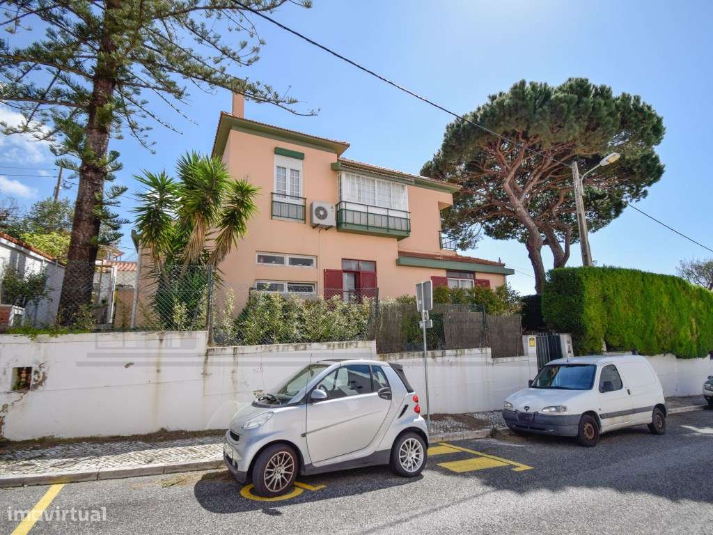 MORADIA INDEPENDENTE NO ESTORIL COM VISTA MAR-24