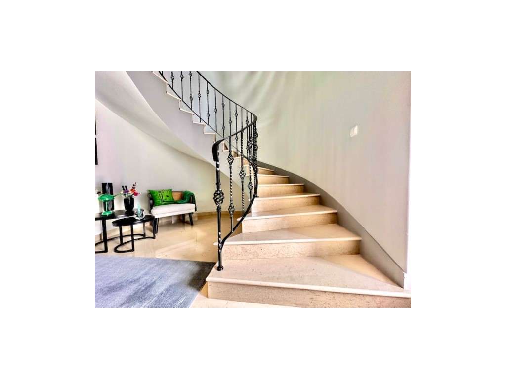 Moradia independente T4+1 em Murches com piscina, Cascais-5