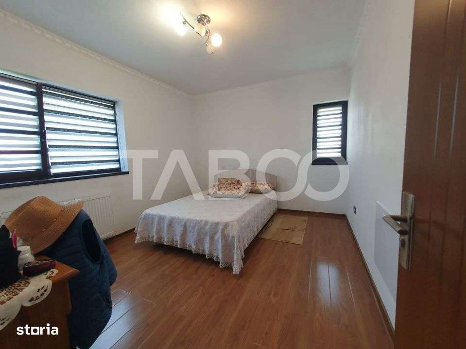 Casa 5 camere 3 bai 2 terase garaj magazie de vanzare 180 mp utili-5